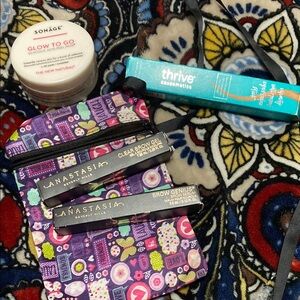 Anastasia Beverly Hills Clear Brow Gel and Brow Genius Set Sonage Glow To Go pad